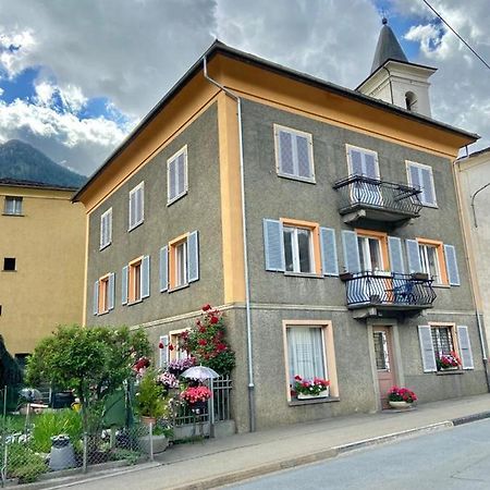 Chasa Sassalbo Panzió Poschiavo Kültér fotó